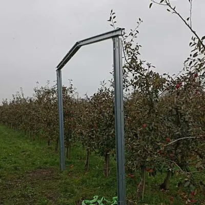 Földre szerelhető napelemes rögzítőrendszer AGRO-PV (2 oszlopos árnyékoló szerkezet) Földre szerelhető napelemes rögzítőrendszer AGRO-PV (2 oszlopos árnyékoló szerkezet)