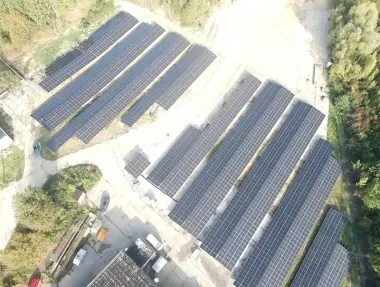 Montaj panouri fotovoltaice la sol, Parc fotovoltaic Altenburg (1) Montaj panouri fotovoltaice la sol, Parc fotovoltaic Altenburg