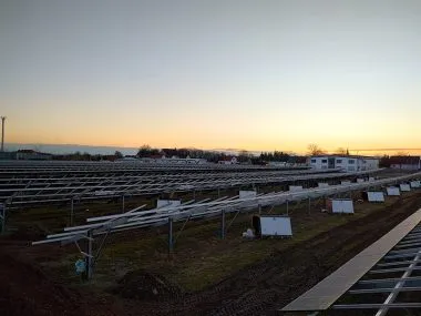 Montaj panouri fotovoltaice la sol, Parc fotovoltaic Atzendorf (12) Montaj panouri fotovoltaice la sol, Parc fotovoltaic Atzendorf