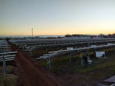 Montaj panouri fotovoltaice la sol, Parc fotovoltaic Atzendorf (15) Montaj panouri fotovoltaice la sol, Parc fotovoltaic Atzendorf