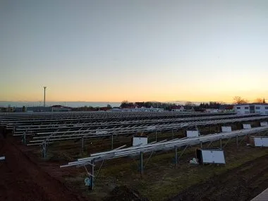 Montaj panouri fotovoltaice la sol, Parc fotovoltaic Atzendorf (16) Montaj panouri fotovoltaice la sol, Parc fotovoltaic Atzendorf