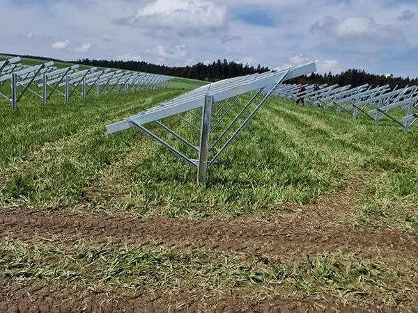 Montaj panouri fotovoltaice la sol, Parc fotovoltaic Reitzendorf (1) Montaj panouri fotovoltaice la sol, Parc fotovoltaic Reitzendorf